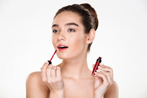 Lip Stain dan Lip Tint Bikin Bibir Terlihat Natural Apa ...