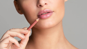 Manfaat Lip Liner Jika Kamu Gunakan Saat Merias