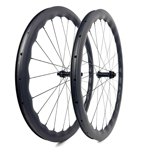 XDRU CHASE 45 AERO SL carbon road wheelset with deep-section rims and bladed spokes.