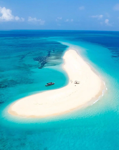 Nakupenda sandbank with turquoise water, Zanzibar
