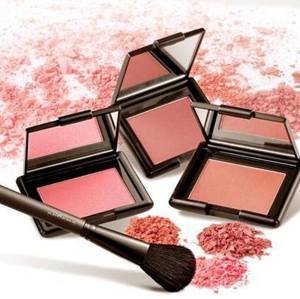 5 Jenis Blush On yang Perlu Kamu Ketahui Sebelum Merias Wajah
