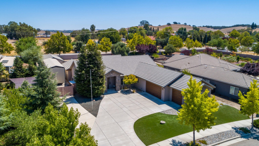 Aerial view of homes in a Paso Robles neighborhood